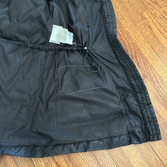 Moncler Puffer Coat. Size 3 - Picture 8 of 8